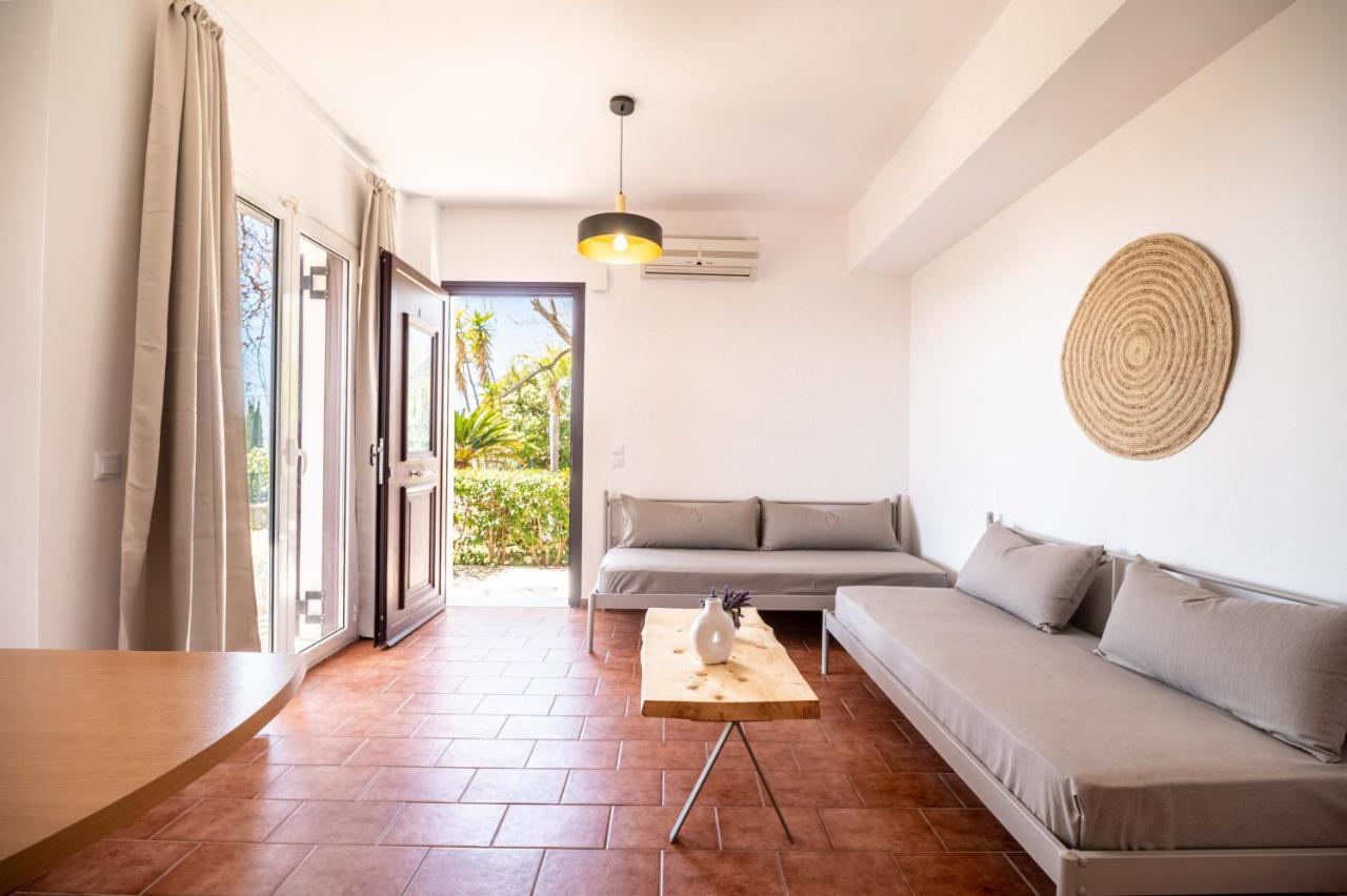 Christoforos Apartments Lurdáta Kültér fotó