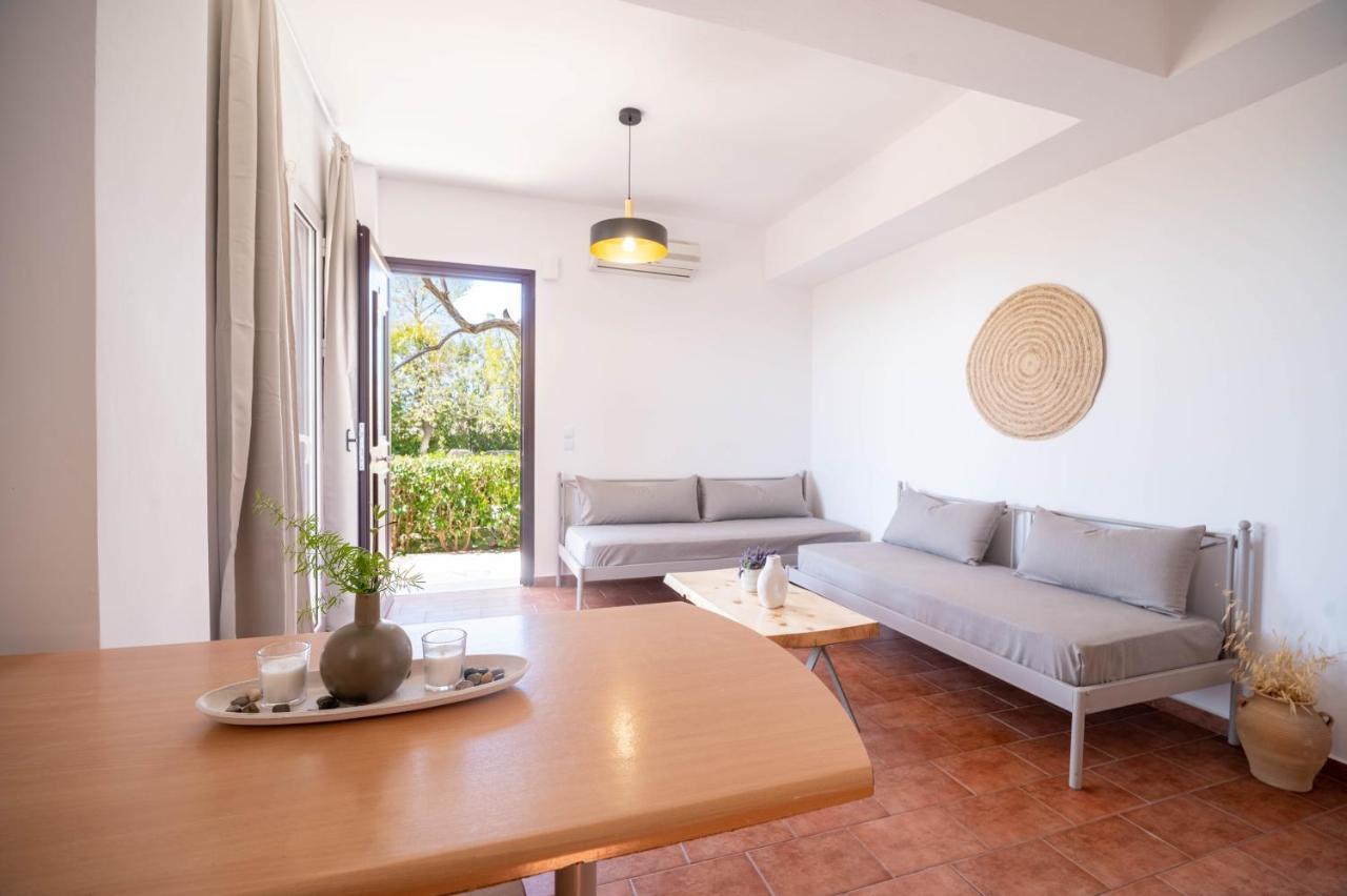 Christoforos Apartments Lurdáta Kültér fotó