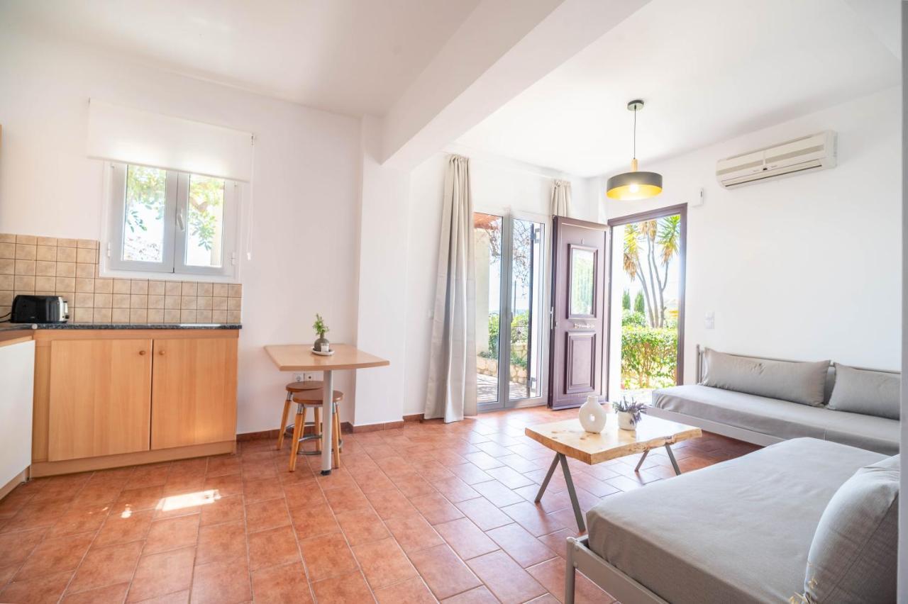 Christoforos Apartments Lurdáta Kültér fotó