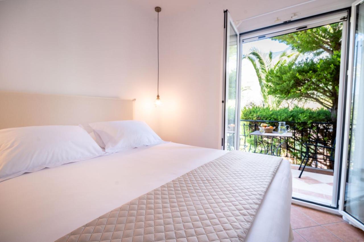 Christoforos Apartments Lurdáta Kültér fotó